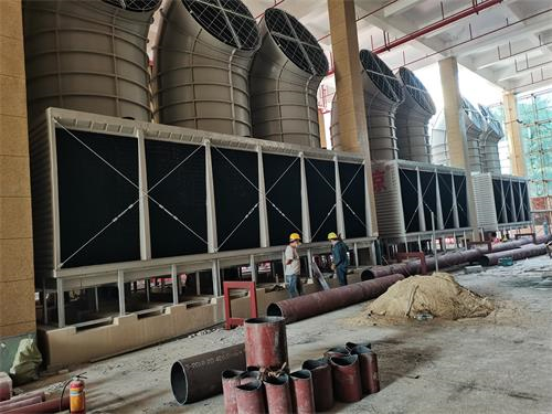 圓形冷卻塔為什么會出現白色霧水