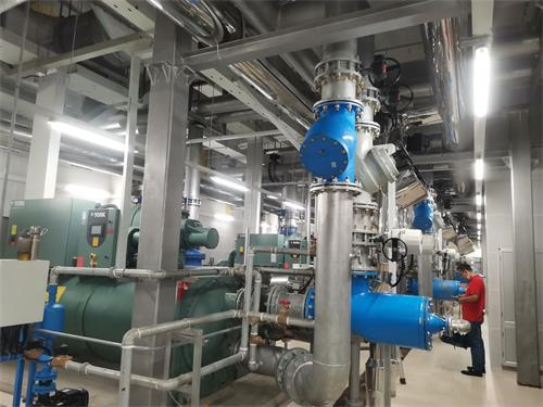 封閉式冷卻塔中的風機和噴淋泵如何維護？(閉式冷卻塔